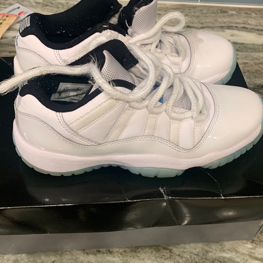 Kids air Jordan retro size 4.5